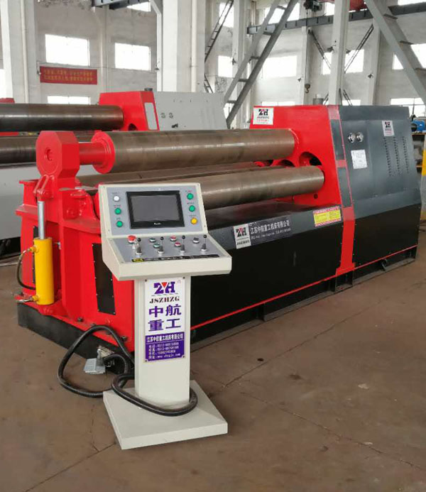 四輥卷板機(jī)現(xiàn)場 四輥卷板機(jī)現(xiàn)場